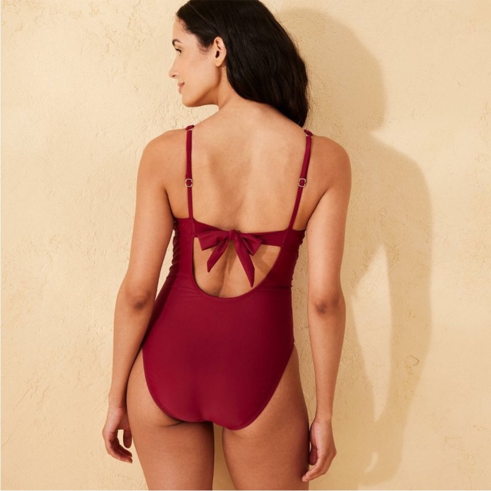 Elegant Red Women's Swimsuit - Picture 2 of 3